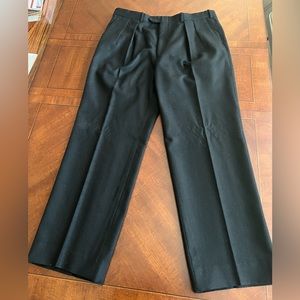 Nordstrom pants, black in excellent condition.
